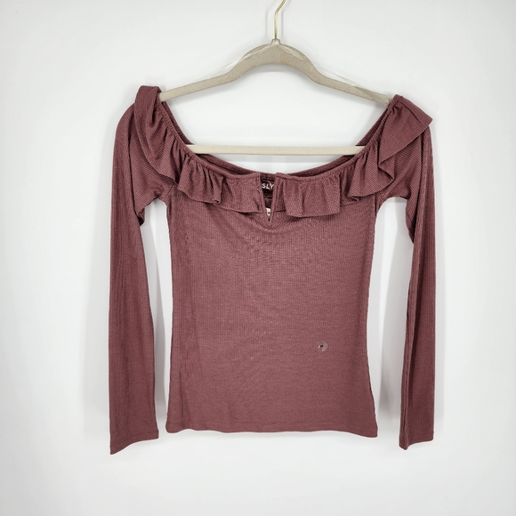 3/$25 89. NWT Aeropostale Off Shoulder Top M Ruffle Trim Long Sleeves Ribbed - Picture 3 of 4